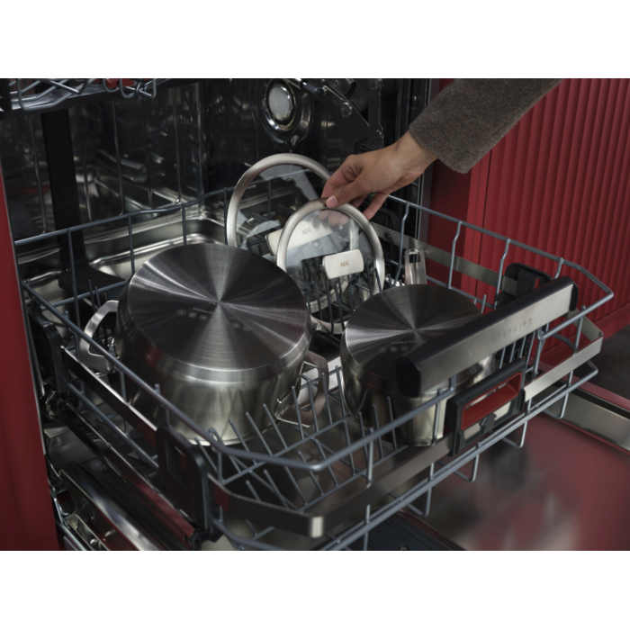 No food residue sticks to the cookware for effortless clean-ups.