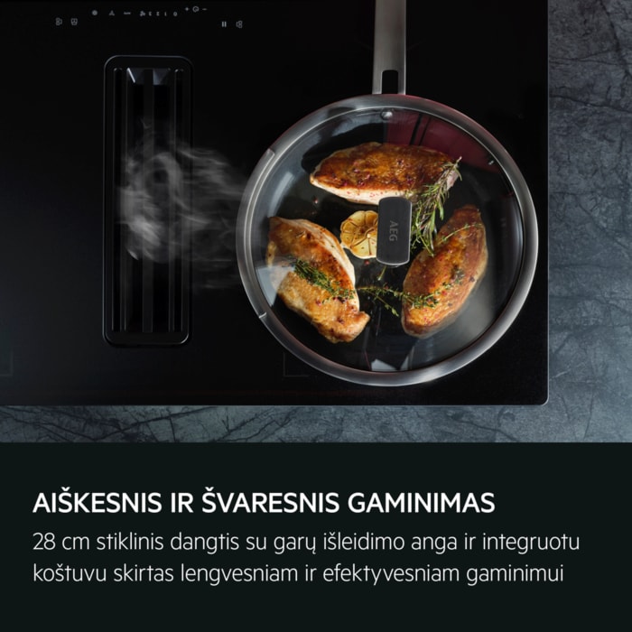 AIŠKESNIS IR ŠVARESNIS GAMINIMAS 28 cm stiklinis dangtis su garų išleidimo anga ir integruotu koštuvu skirtas lengvesniam ir efektyvesniam gaminimui